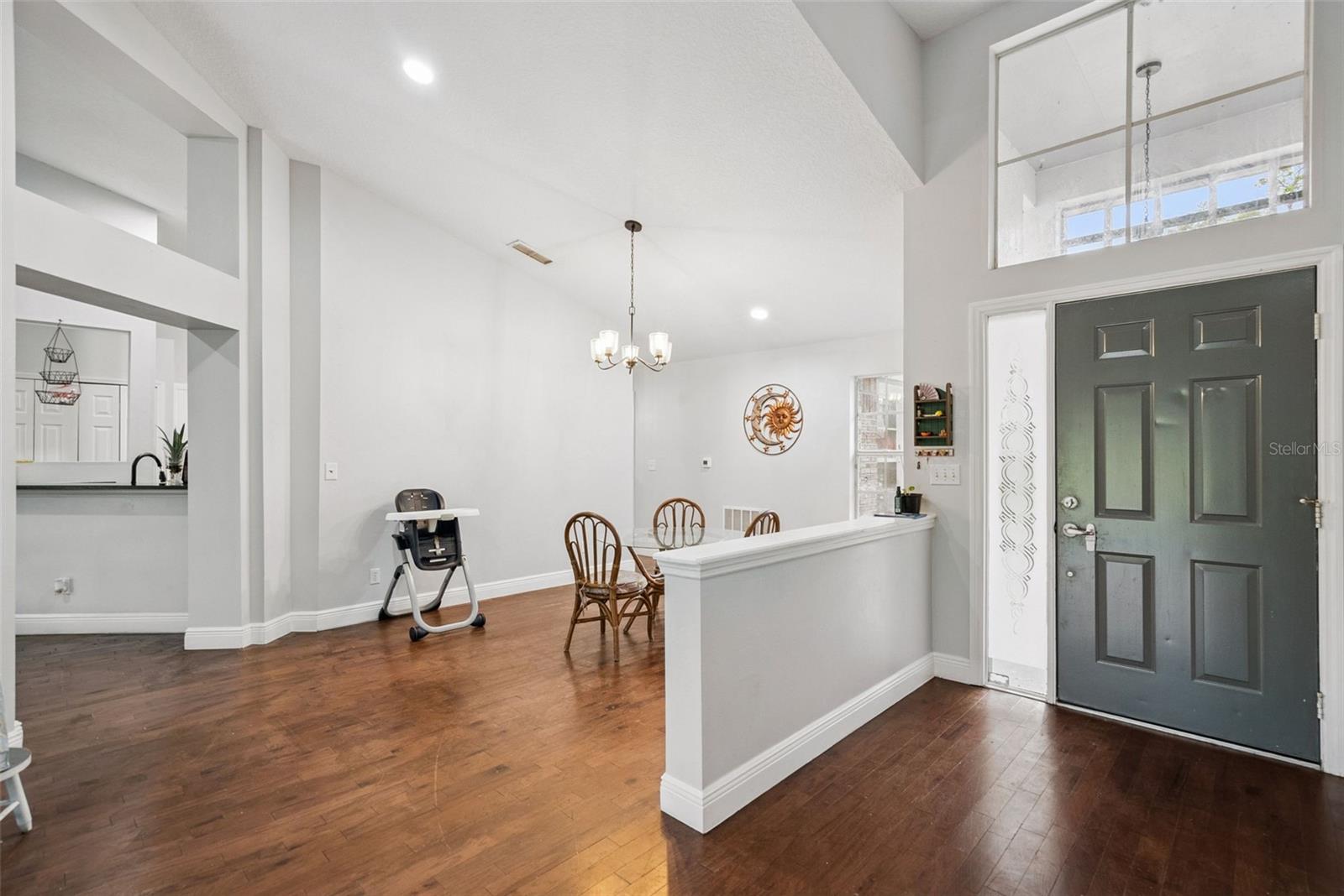 806 OAK FOREST COURT