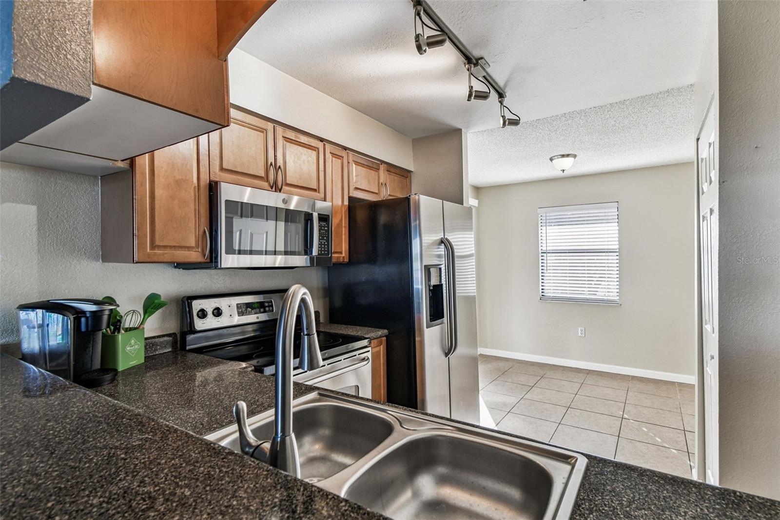 BELLA VISTA ON LAKE - Residential