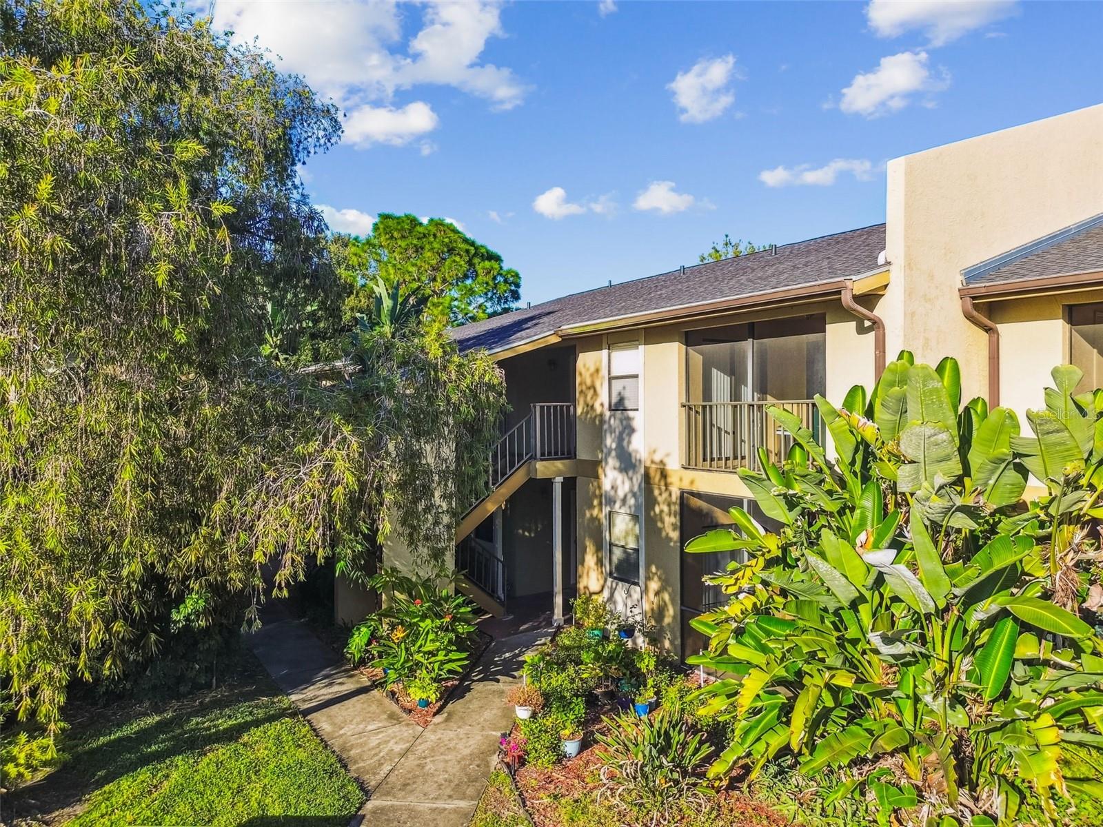 BELLA VISTA ON LAKE - Residential