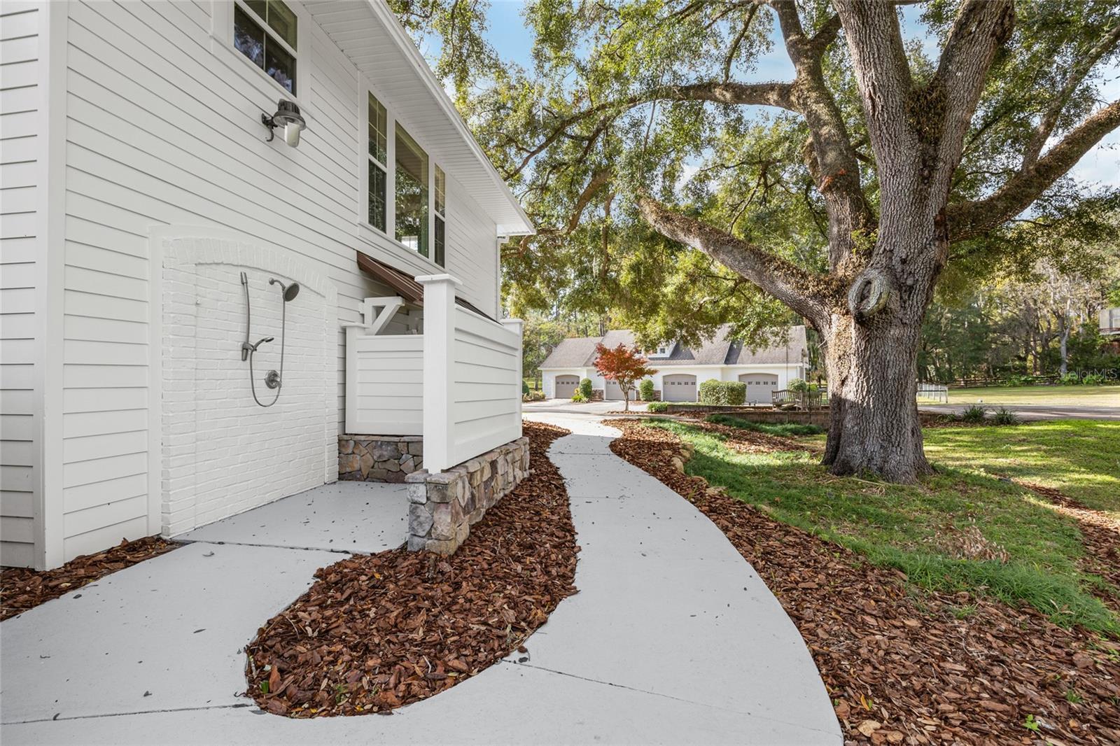 UNIVERSITY ACRES - Residential