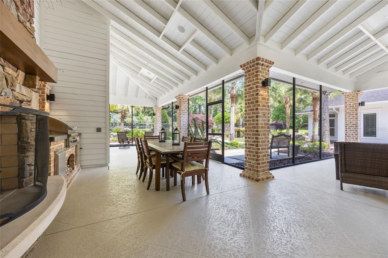 UNIVERSITY ACRES - Residential