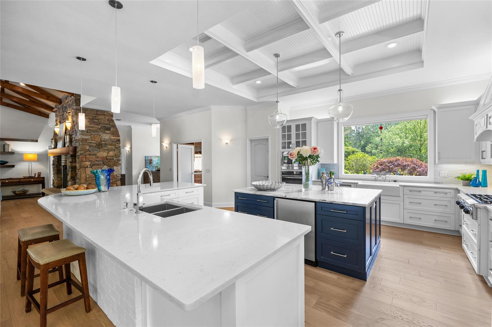 UNIVERSITY ACRES - Residential