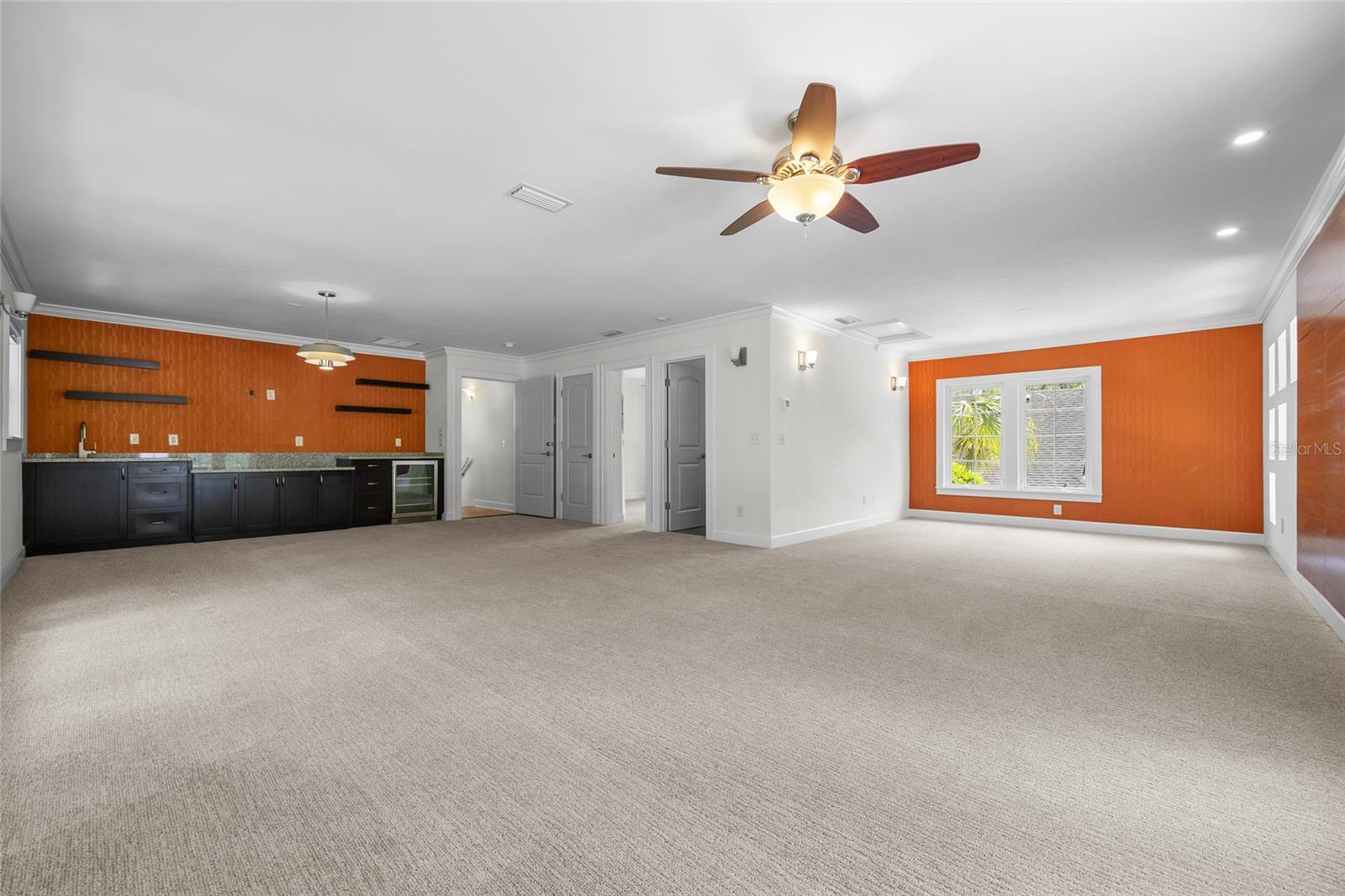 UNIVERSITY ACRES - Residential