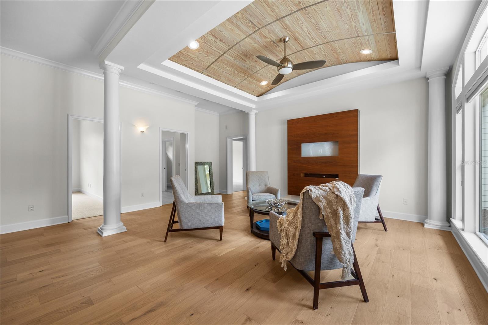 UNIVERSITY ACRES - Residential