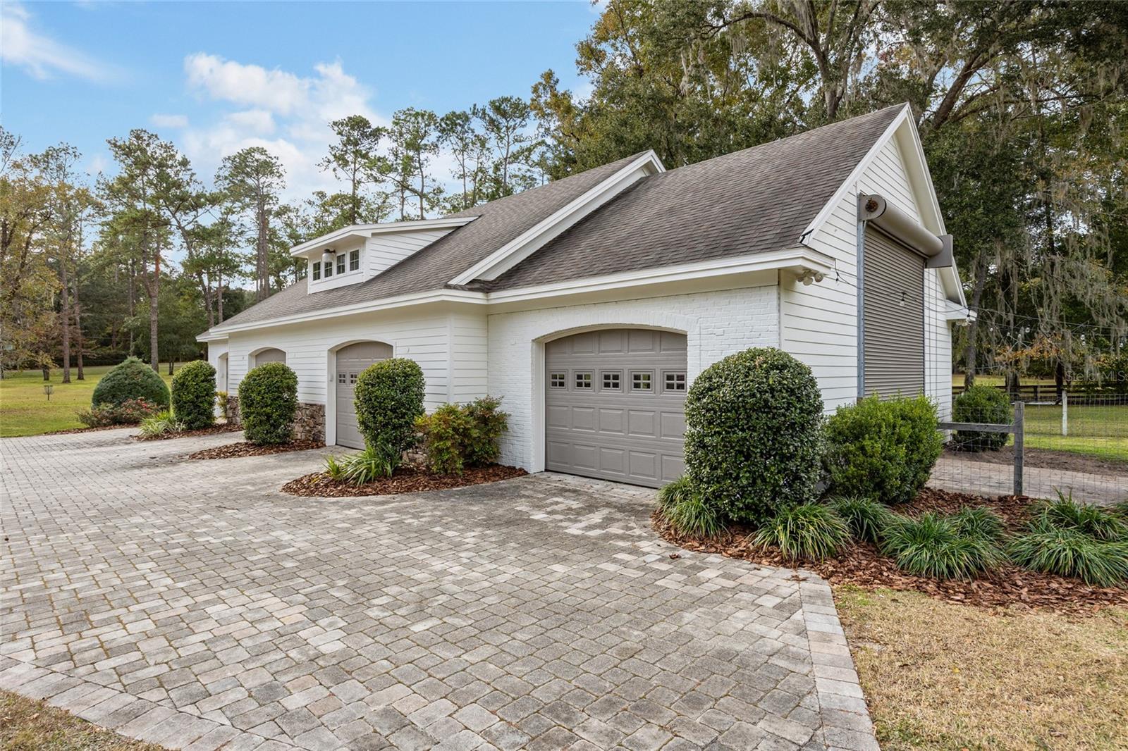 UNIVERSITY ACRES - Residential