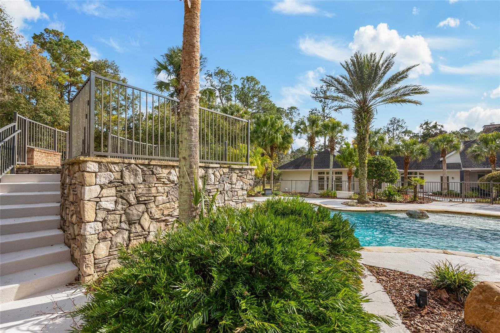 UNIVERSITY ACRES - Residential