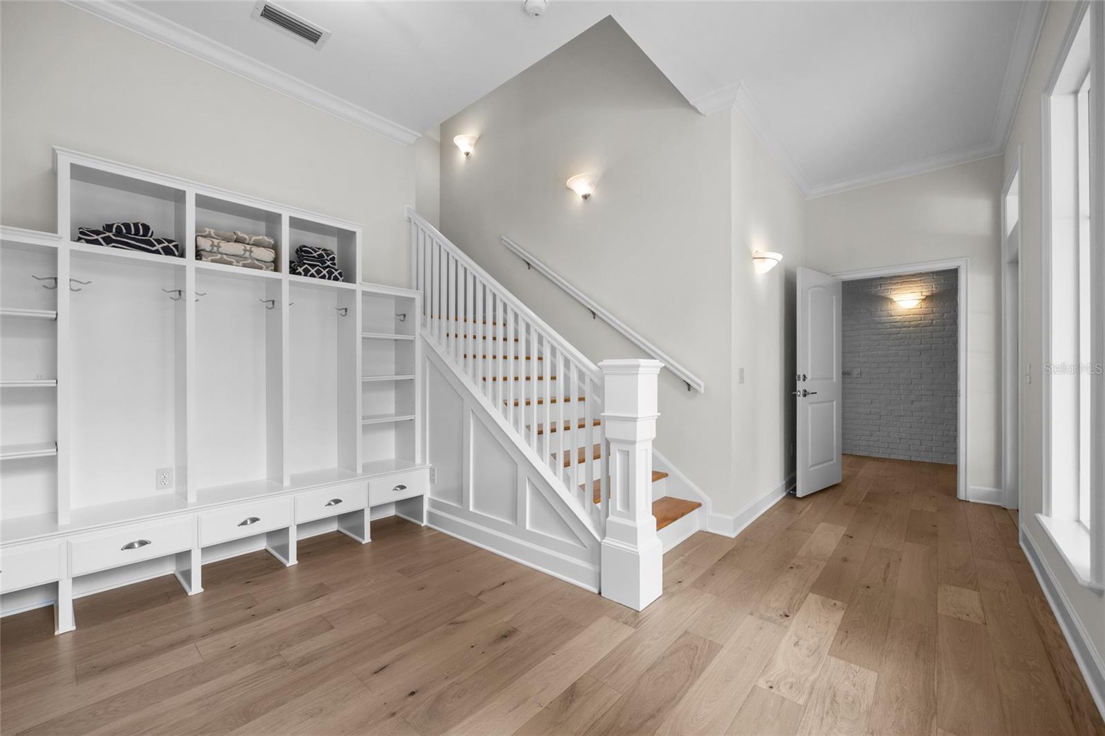 UNIVERSITY ACRES - Residential