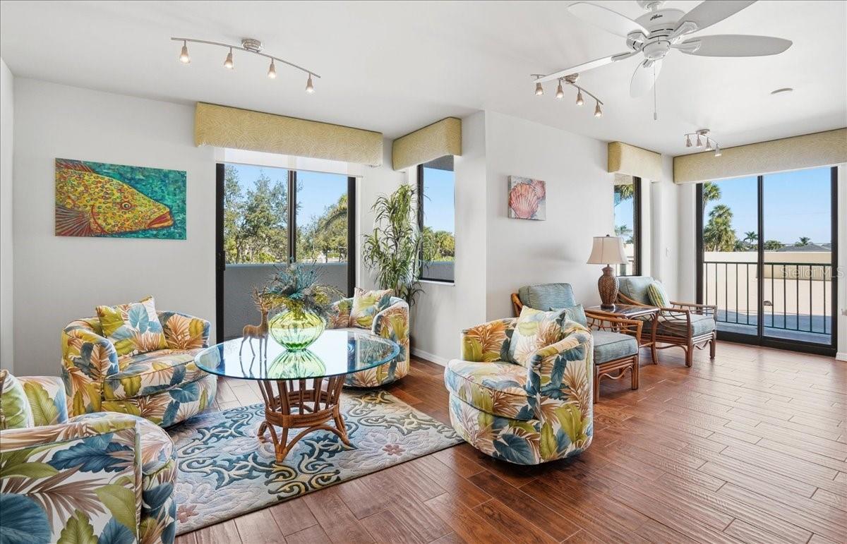 SUNWATCH ON ISLAND ESTATES - Residential