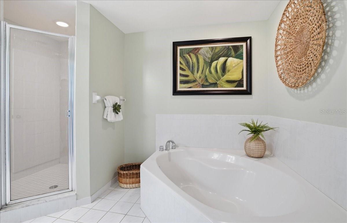 SUNWATCH ON ISLAND ESTATES - Residential