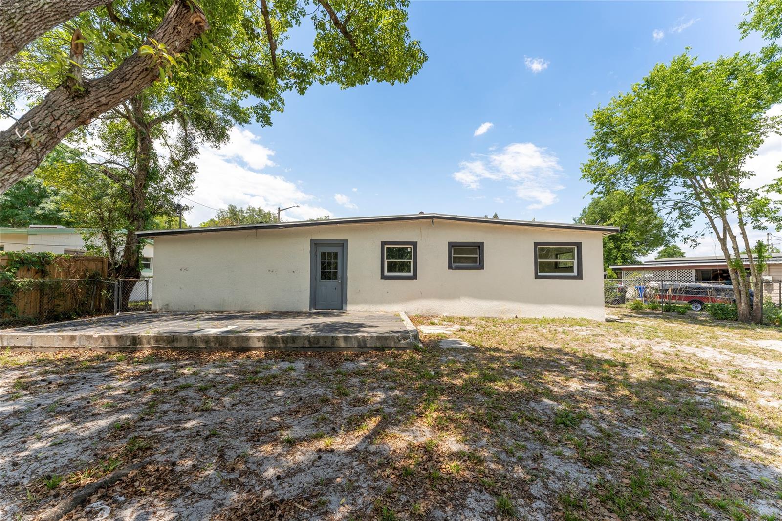 PEACH LAKE MANOR - Residential