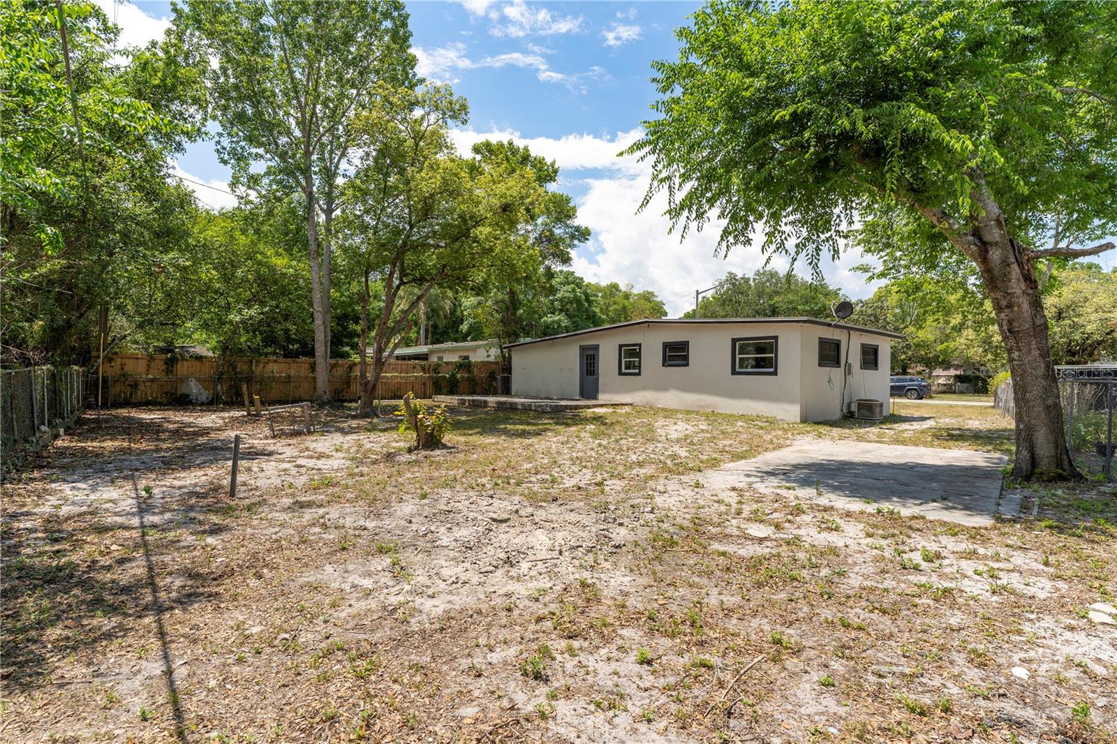 PEACH LAKE MANOR - Residential