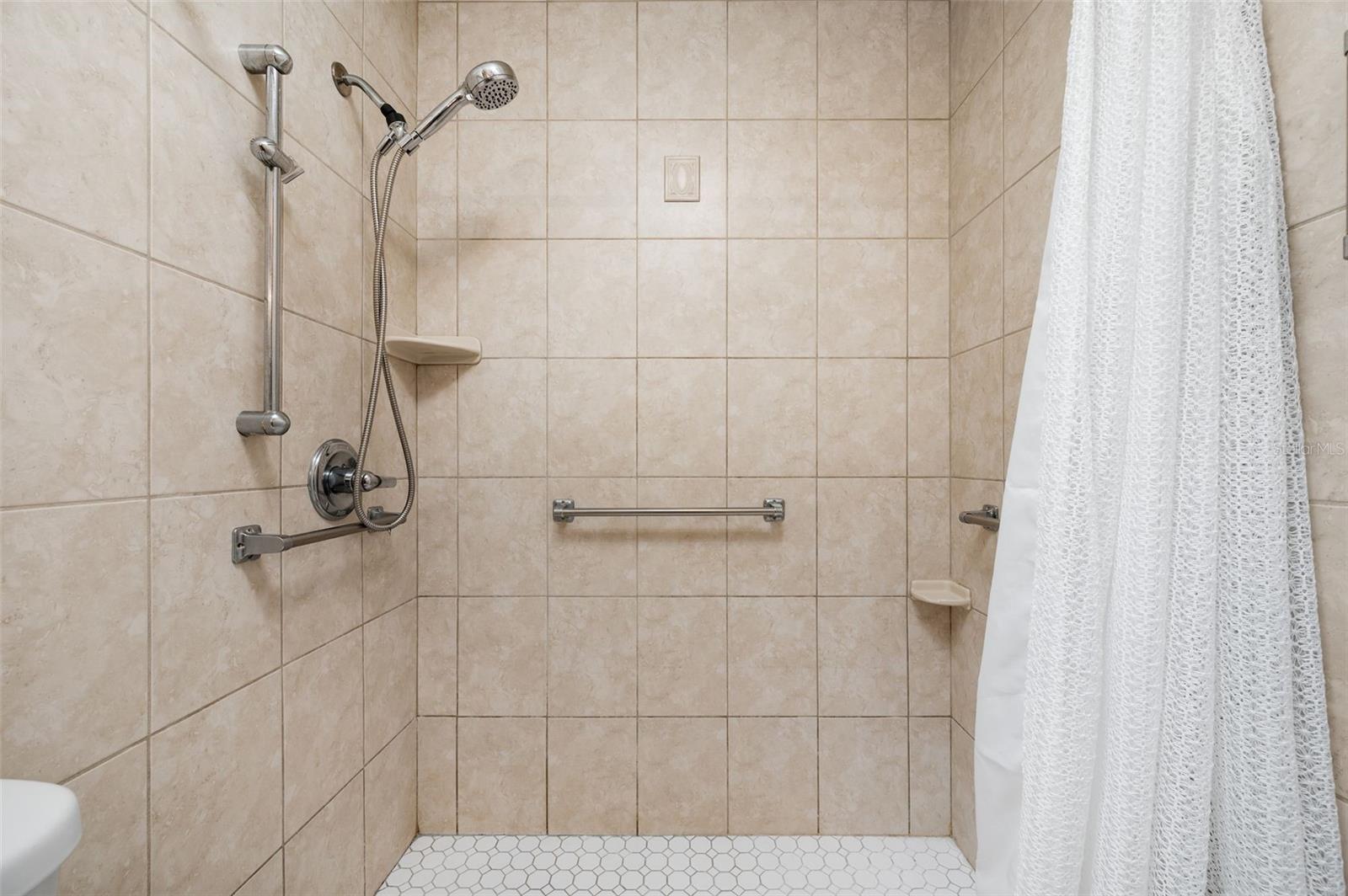 BEVILLE HEIGHTS - Residential