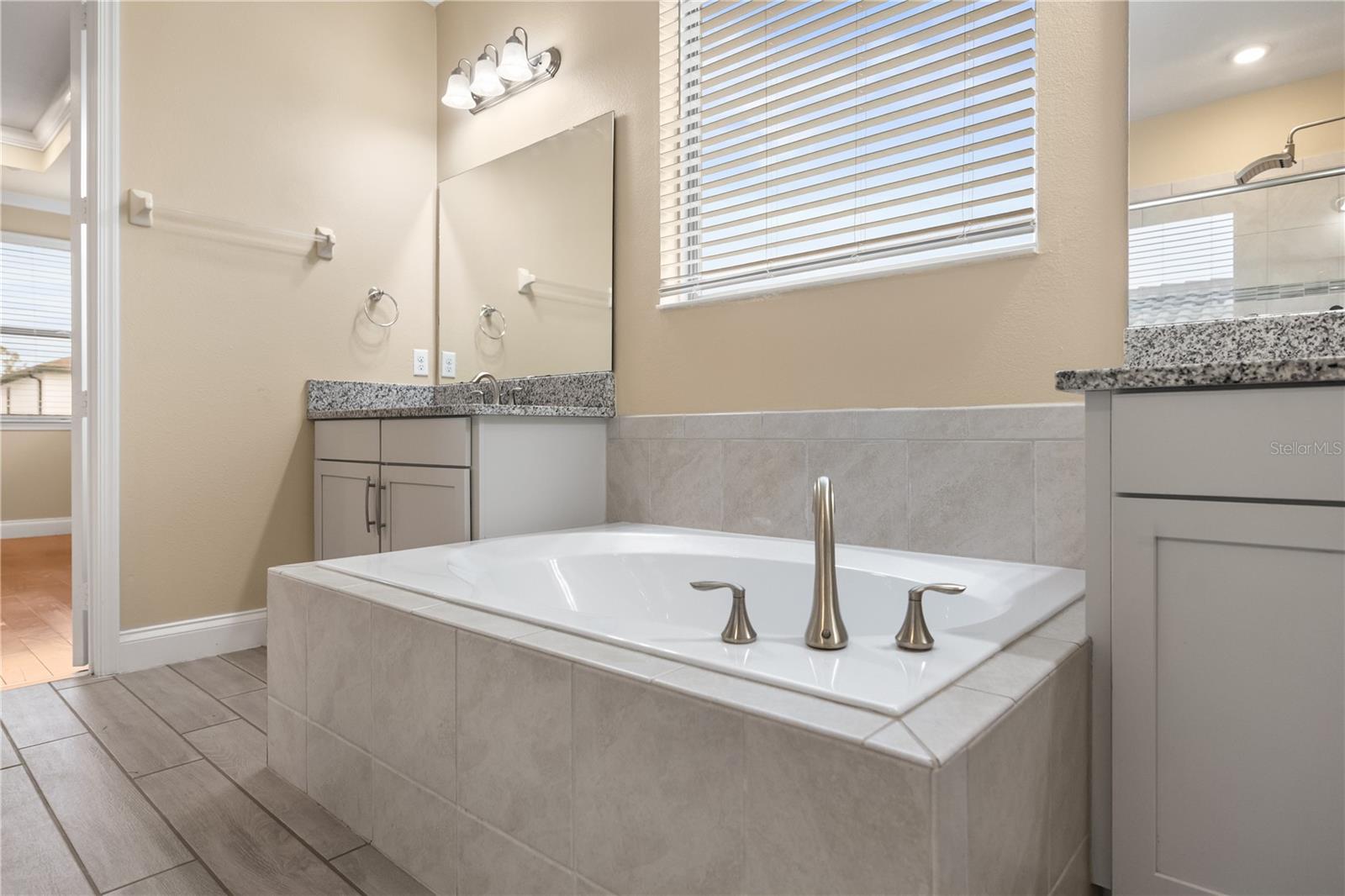 WINDERMERE ISLE-PH 2 - Residential