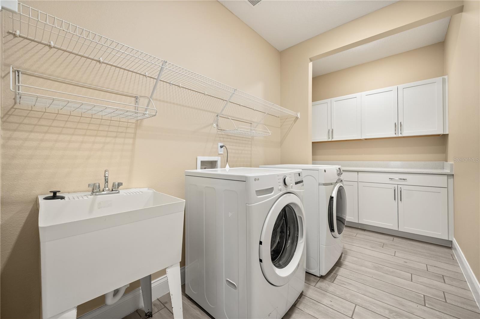 WINDERMERE ISLE-PH 2 - Residential