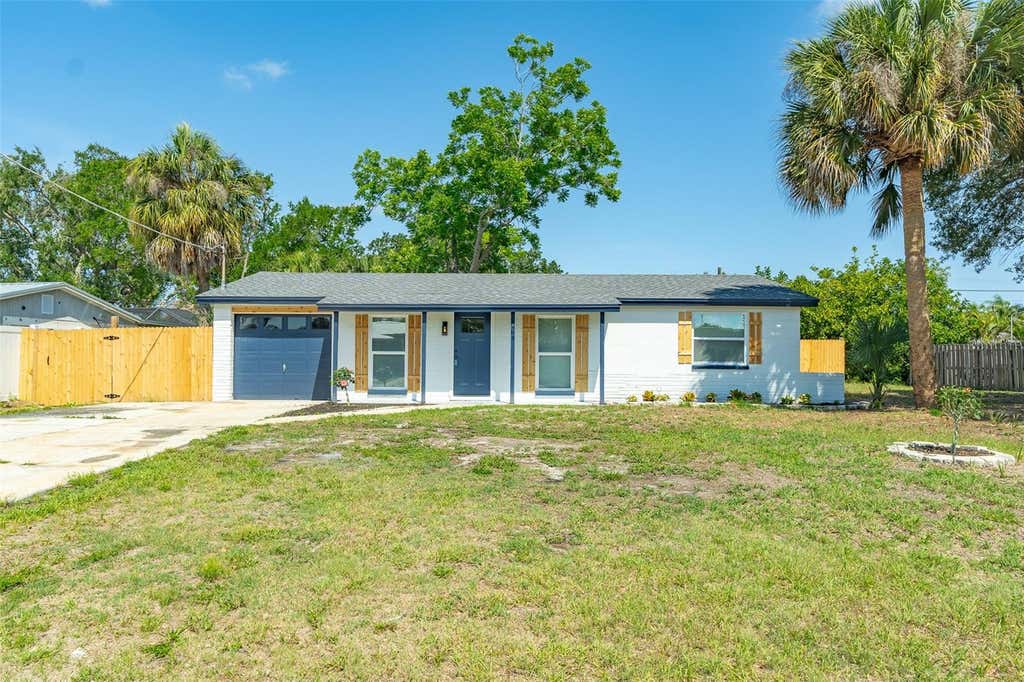 Photo of 6304 Florida Circle W, Apollo Beach, FL 33572 (MLS # TB8536083)
