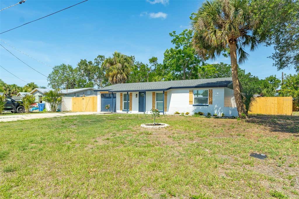 Photo of 6304 Florida Circle W, Apollo Beach, FL 33572 (MLS # TB8536083)