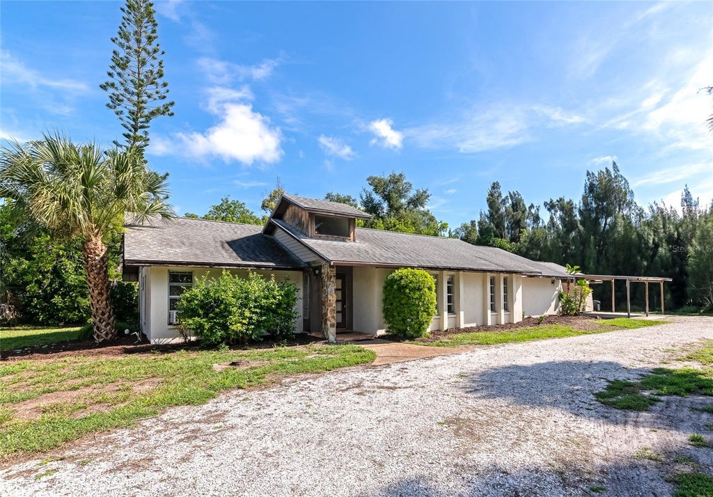 Photo of 1351 Mustang Street, Nokomis, FL 34275 (MLS # A4705827)