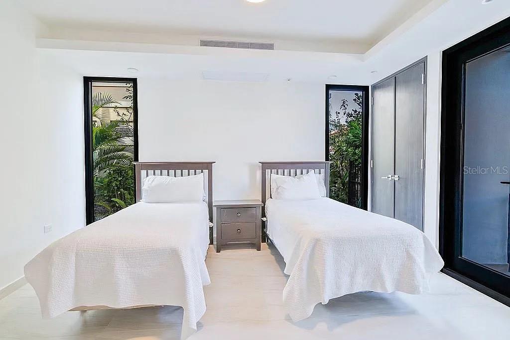 DORADO BEACH EAST - Residential