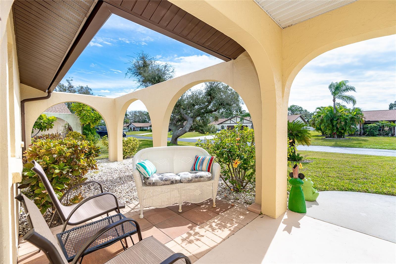 208 HIGH POINT DRIVE 208B