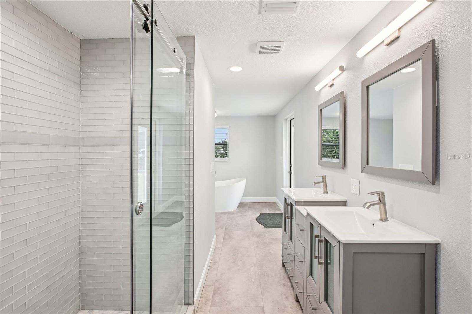 LAKE PADGETT ESTATES - Residential