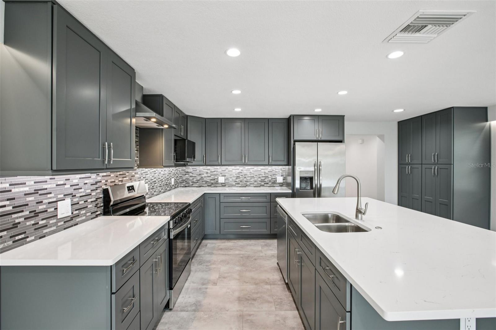 LAKE PADGETT ESTATES - Residential