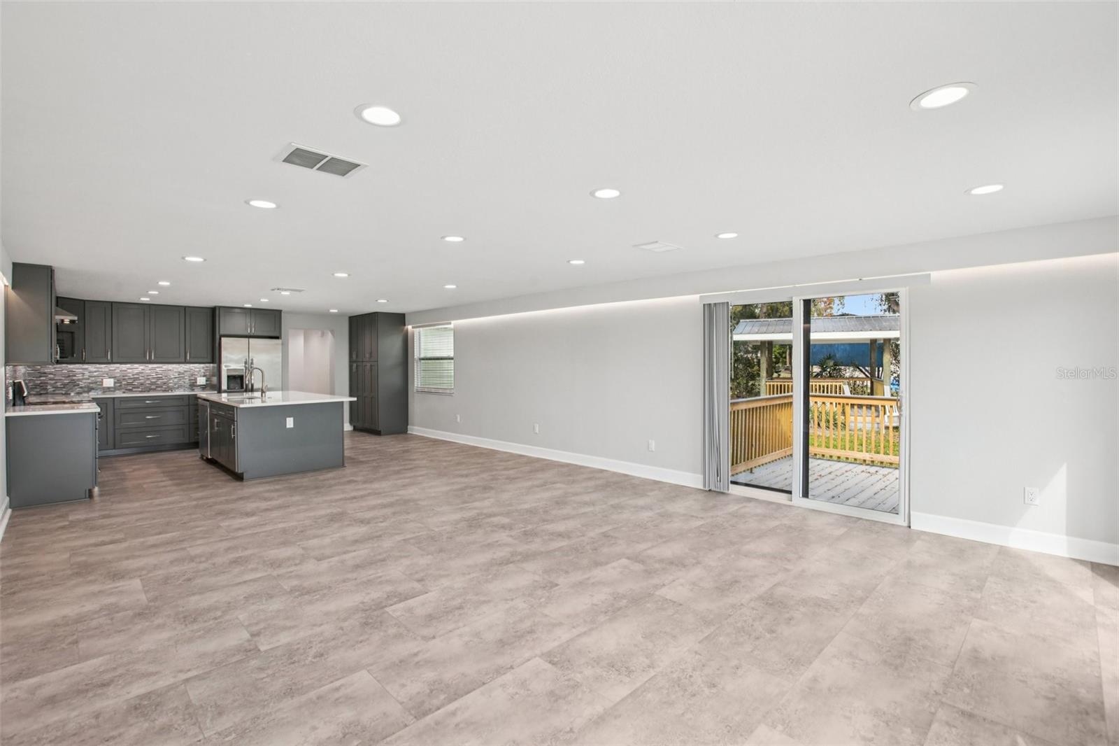 LAKE PADGETT ESTATES - Residential