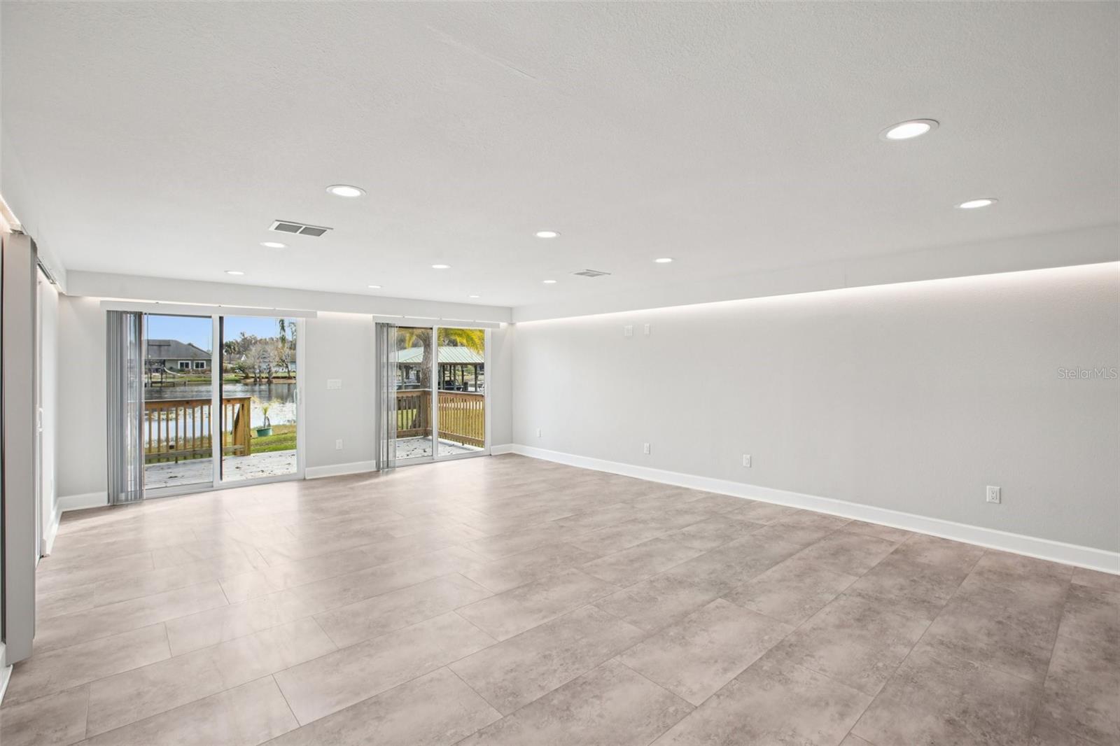 LAKE PADGETT ESTATES - Residential