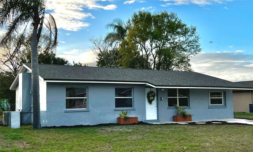 Priced to Sell: Turnkey 4BR/2BA Sarasota Block Home
No HOA. No CDD. Rare 4 bed block home at this price.
New Roof: Feb 2026 | Flooring: 2026 | A/C: 2012 (Under Home Tech warranty thru Sept 2026) | Water Heater: 2022 | Location: Prime Myrtle & Tuttle corridor
Move-in ready for families or a high-yield addition for investors.
