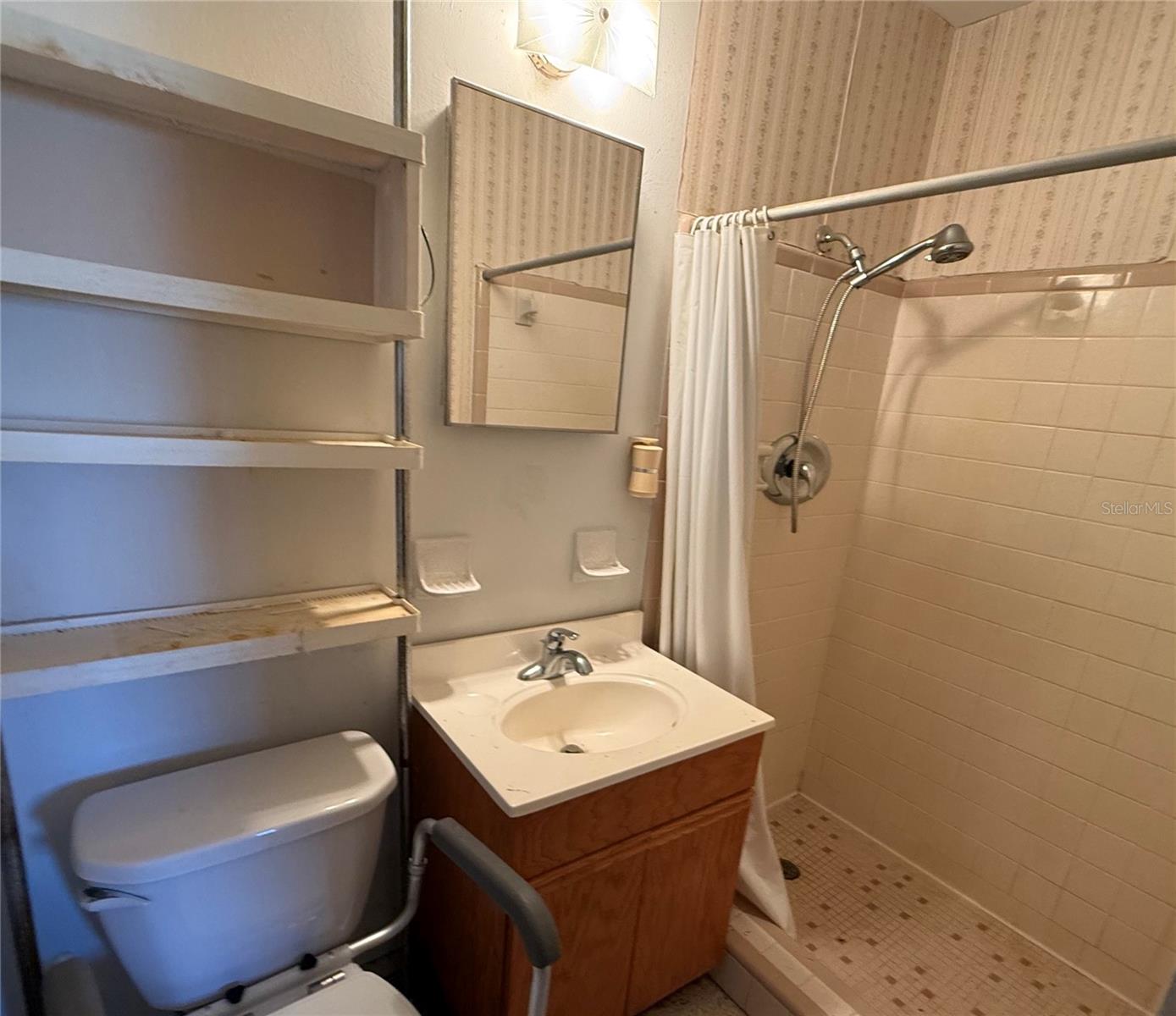 SOUTH VENICE - Residential