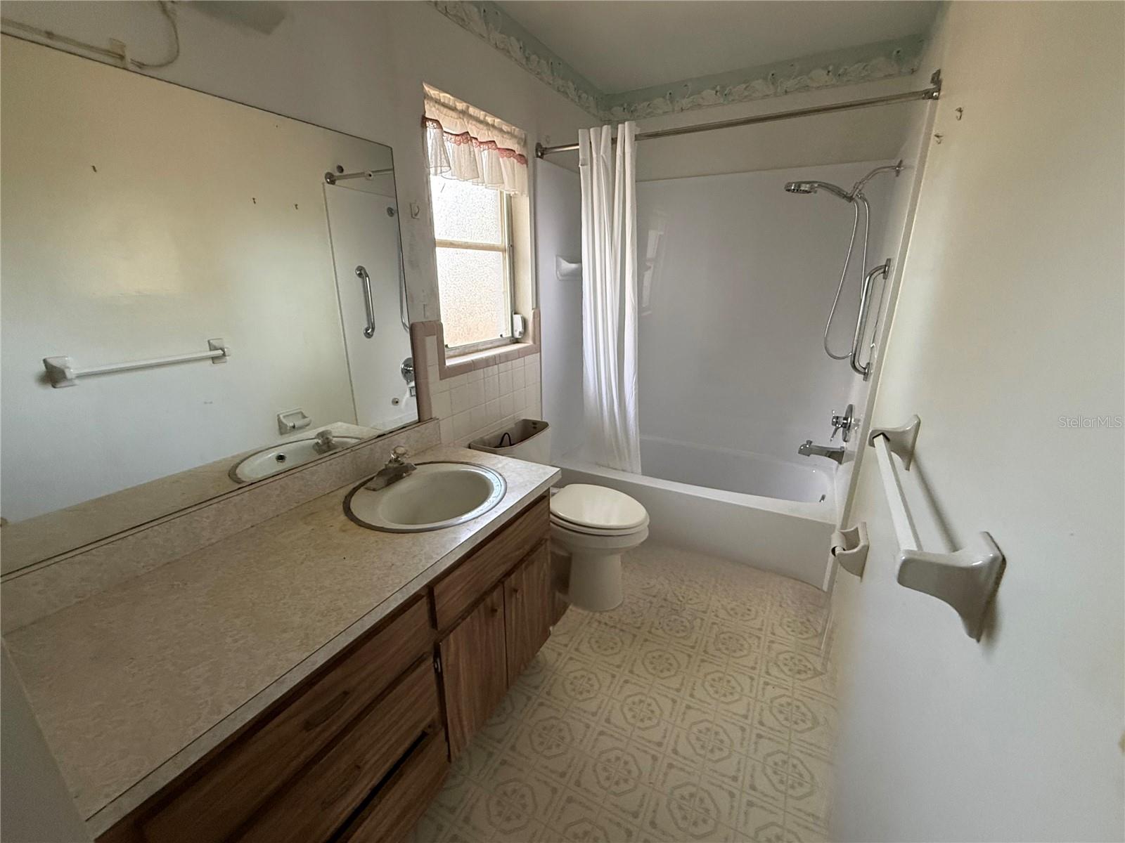 SOUTH VENICE - Residential