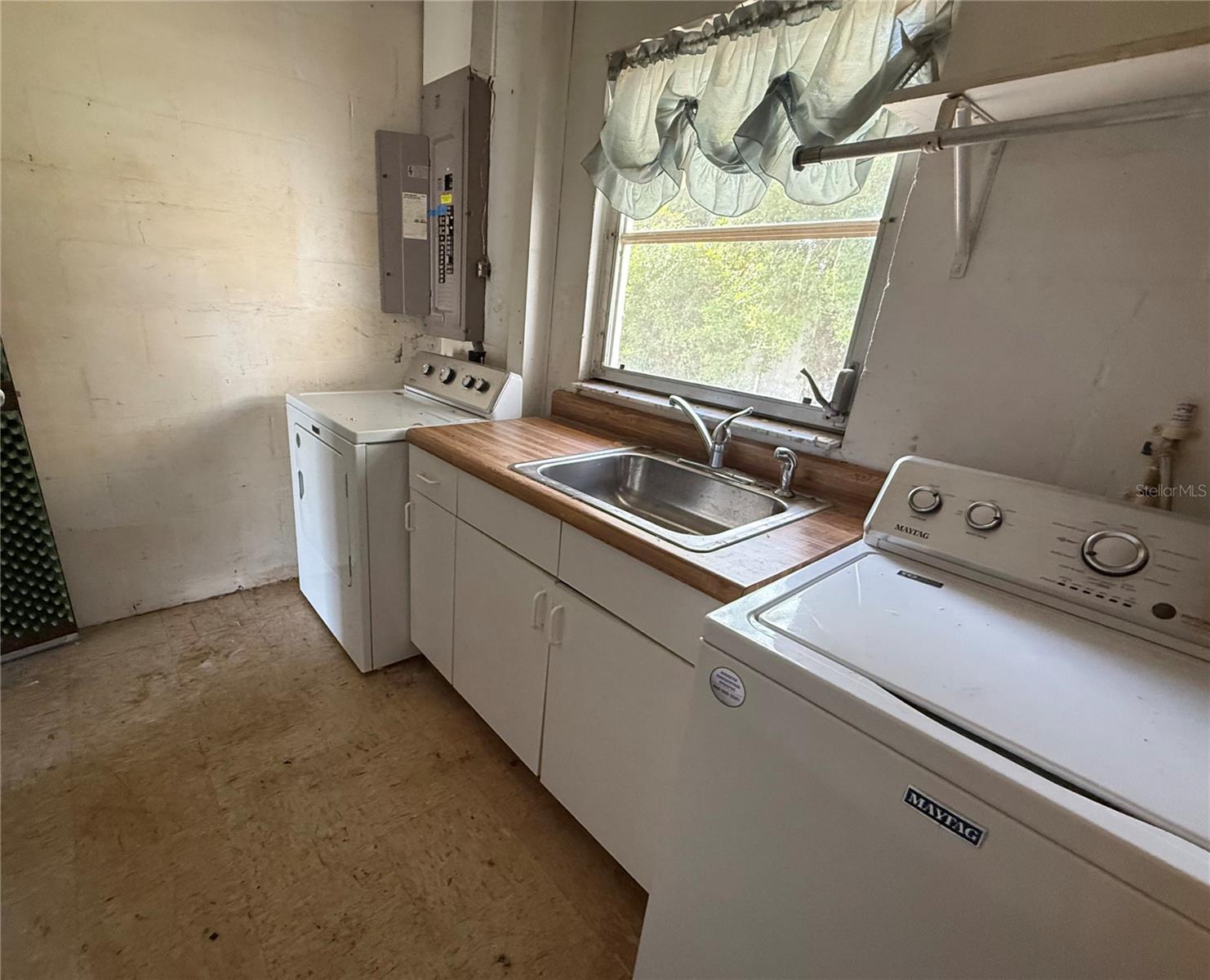 SOUTH VENICE - Residential