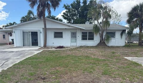 Photo of 1456 Royal Road, Venice, FL 34293 (MLS # C7524641)