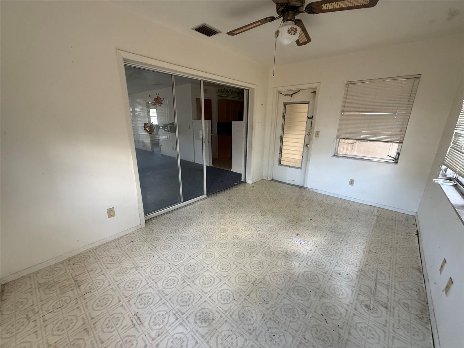 SOUTH VENICE - Residential