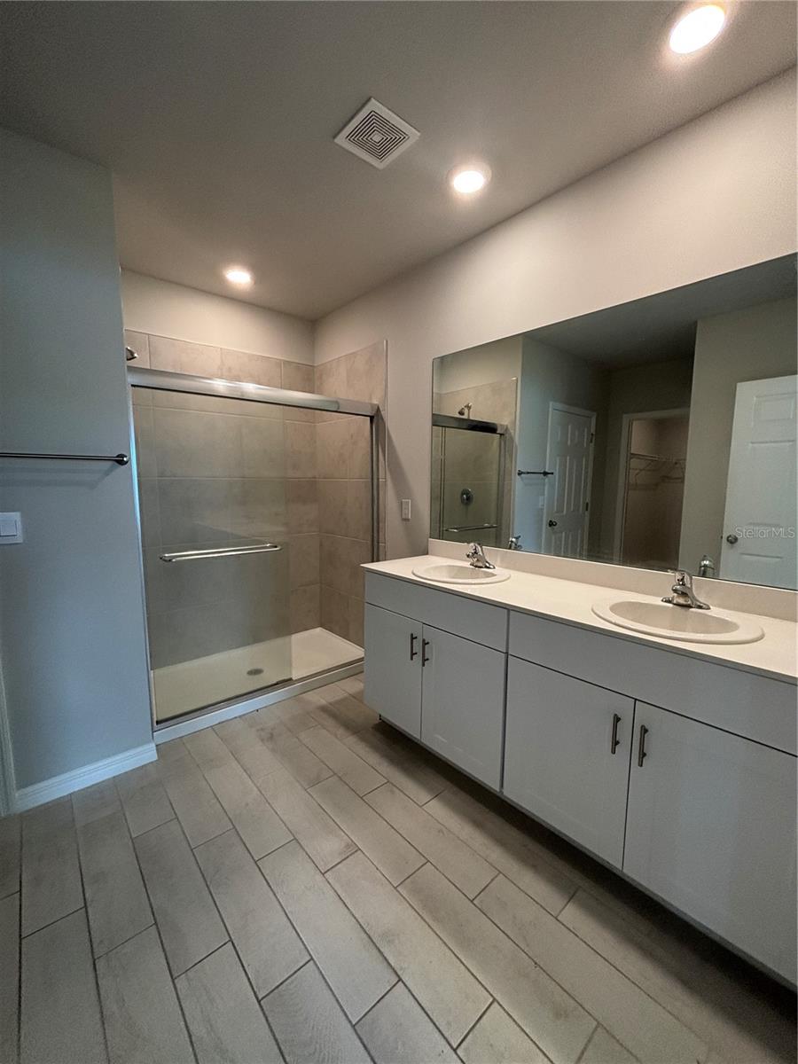 MAGNOLIA LNDG PCL F-II - Residential Lease