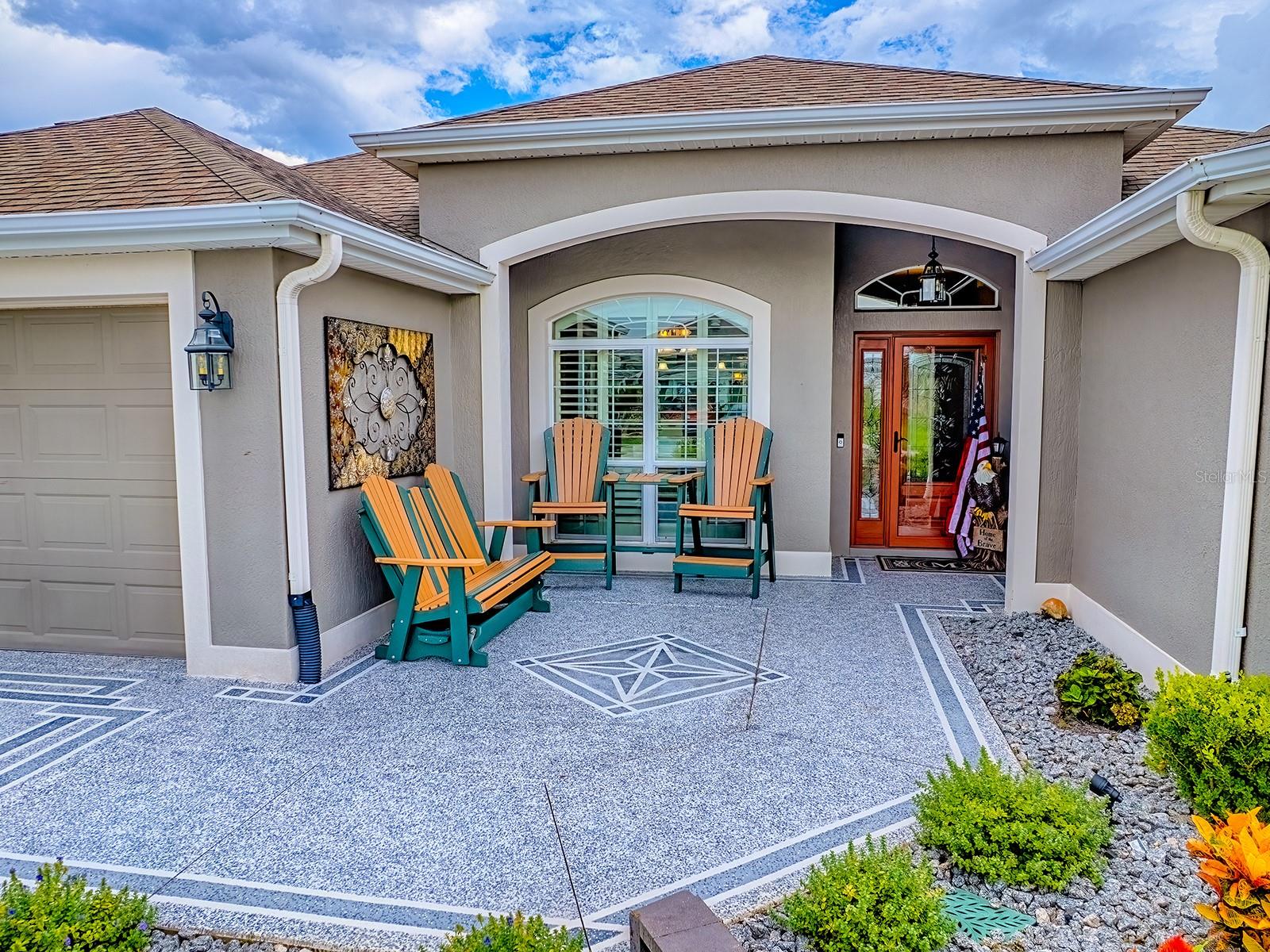2602 MONTCLAIR LANE