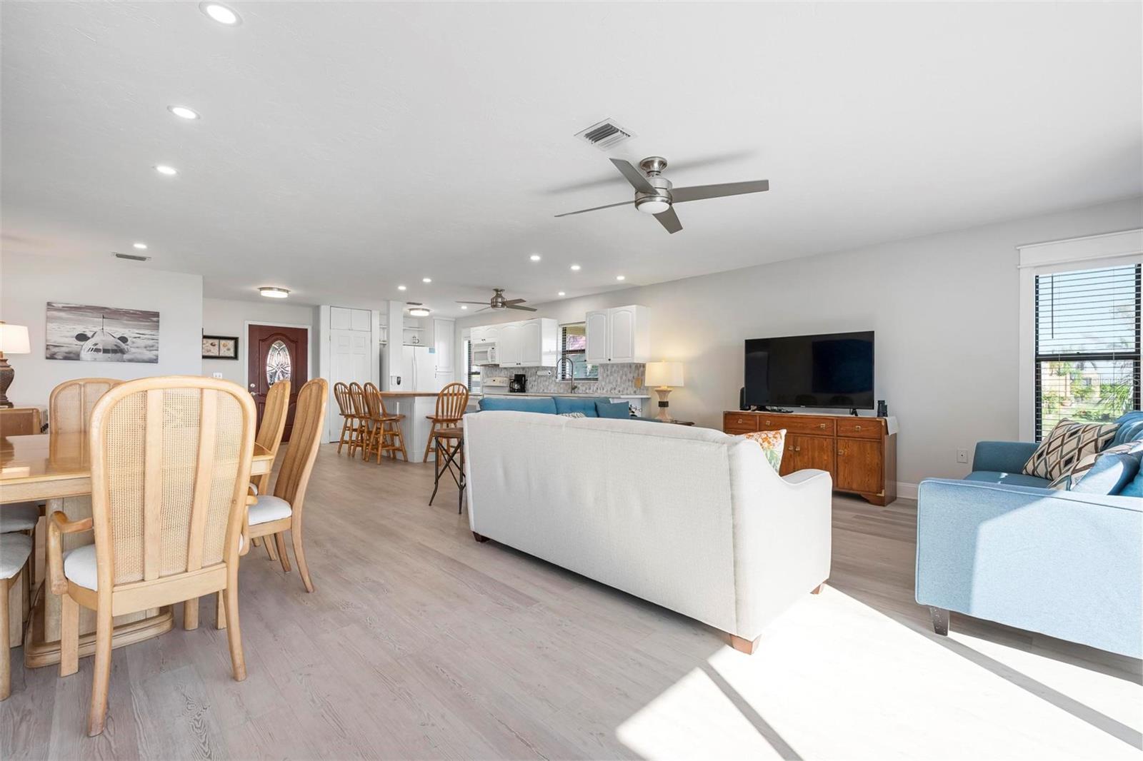 PALMA SOLA HARBOUR SEC 5 - Residential