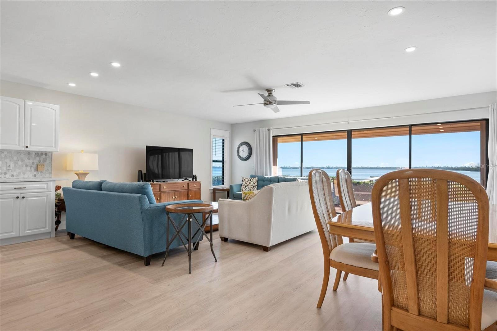 PALMA SOLA HARBOUR SEC 5 - Residential