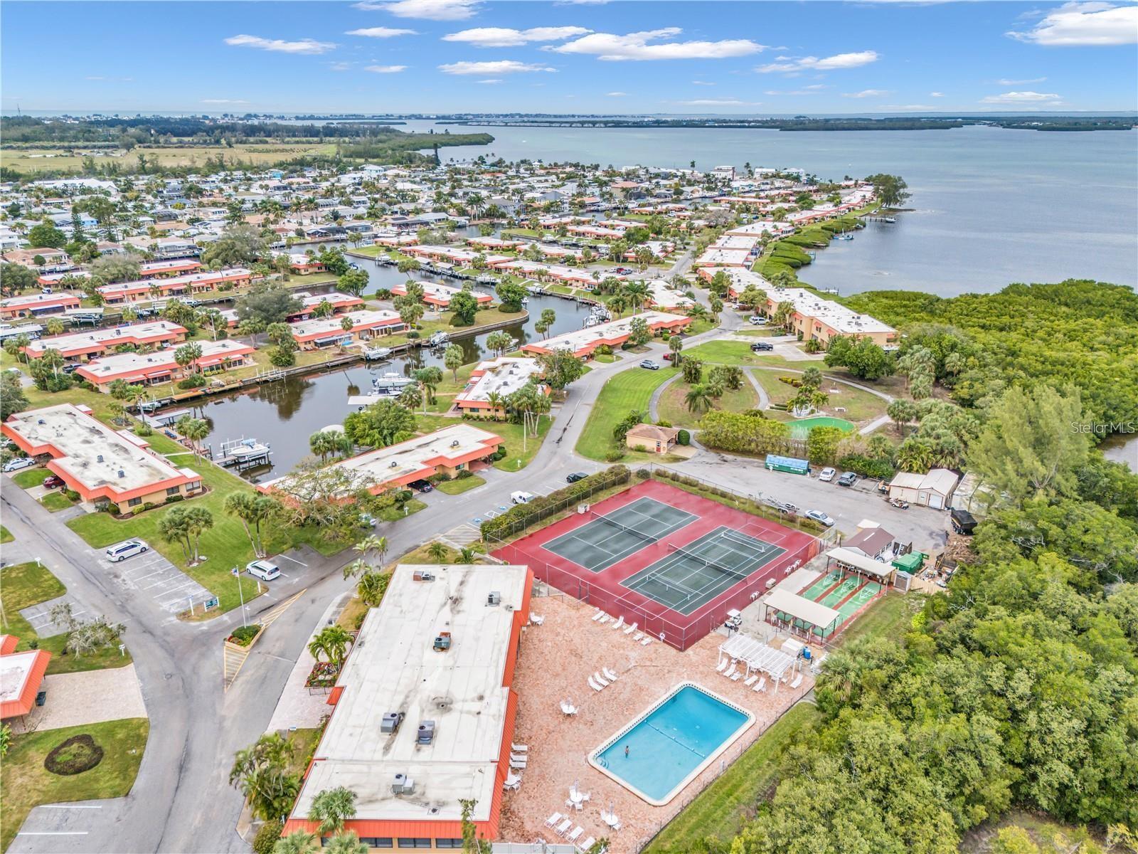 PALMA SOLA HARBOUR SEC 5 - Residential