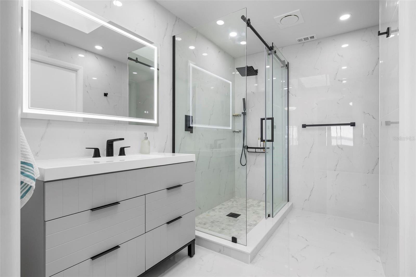 PALMA SOLA HARBOUR SEC 5 - Residential