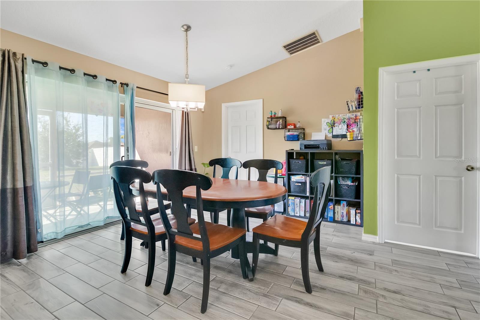 1391 WILLOW CREST DRIVE