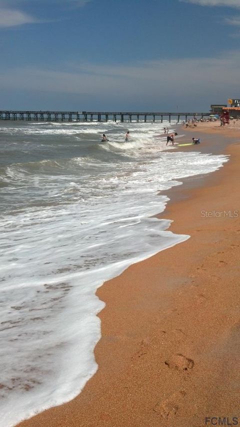 A home in PALM COAST