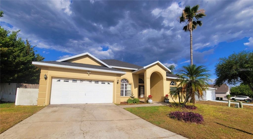 Photo of 10 Nevada Loop Road, Davenport, FL 33897 (MLS # S5148936)