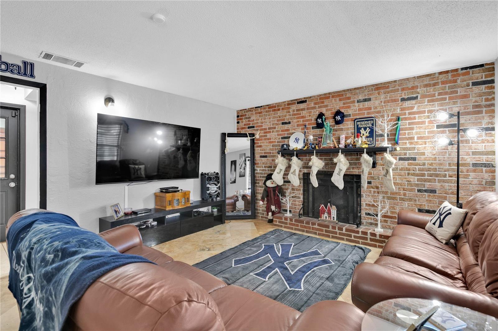 HICKORY HILL UNIT 04 - Residential