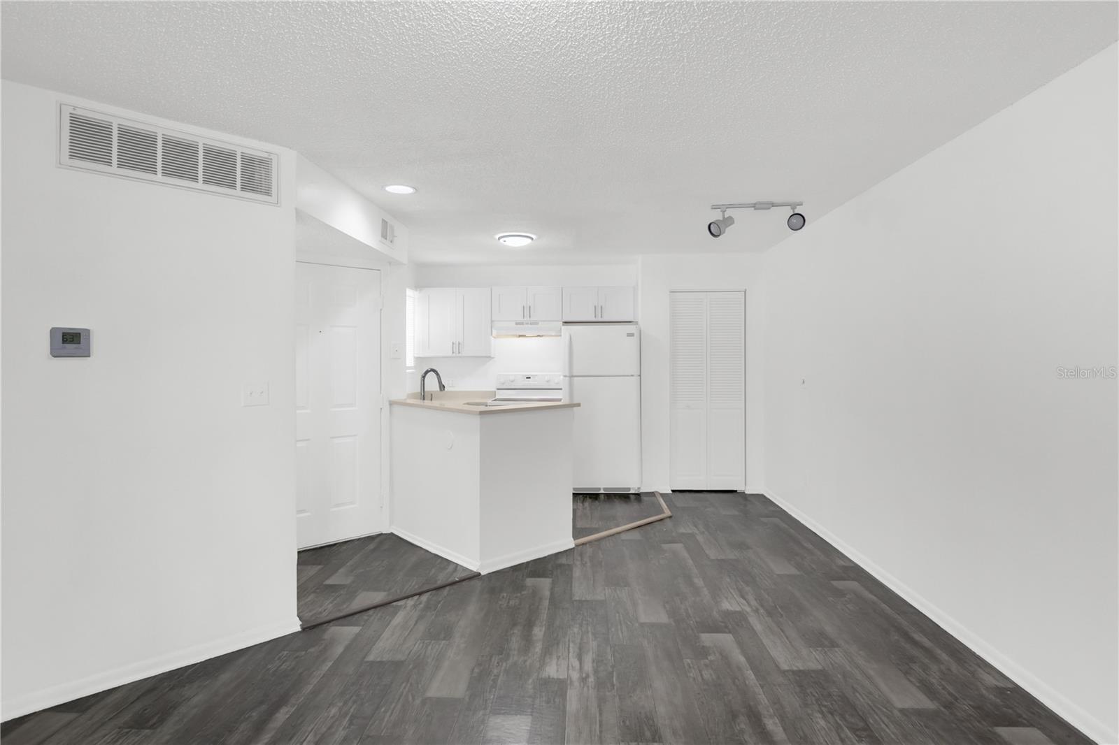 PLAZA/MILLENIUM - Residential Lease