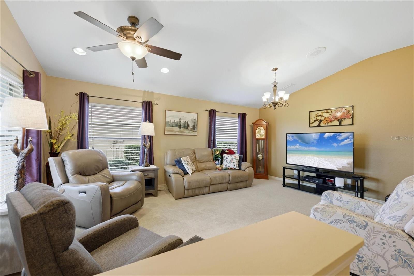 1528 SCARLETT AVENUE