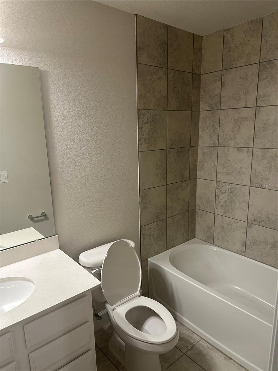 HOLDEN RDG TWNHMS - Residential Lease