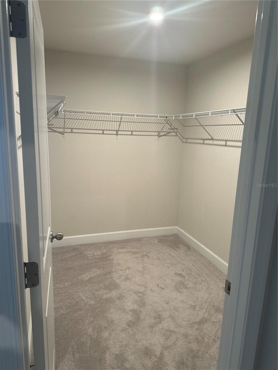 HOLDEN RDG TWNHMS - Residential Lease