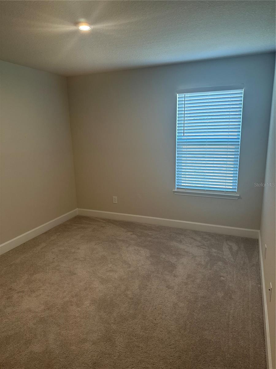 HOLDEN RDG TWNHMS - Residential Lease