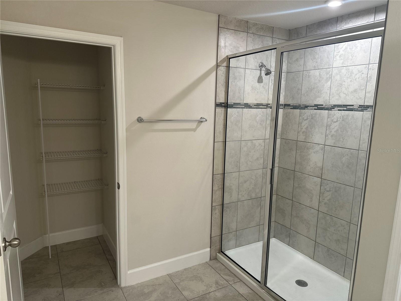 HOLDEN RDG TWNHMS - Residential Lease