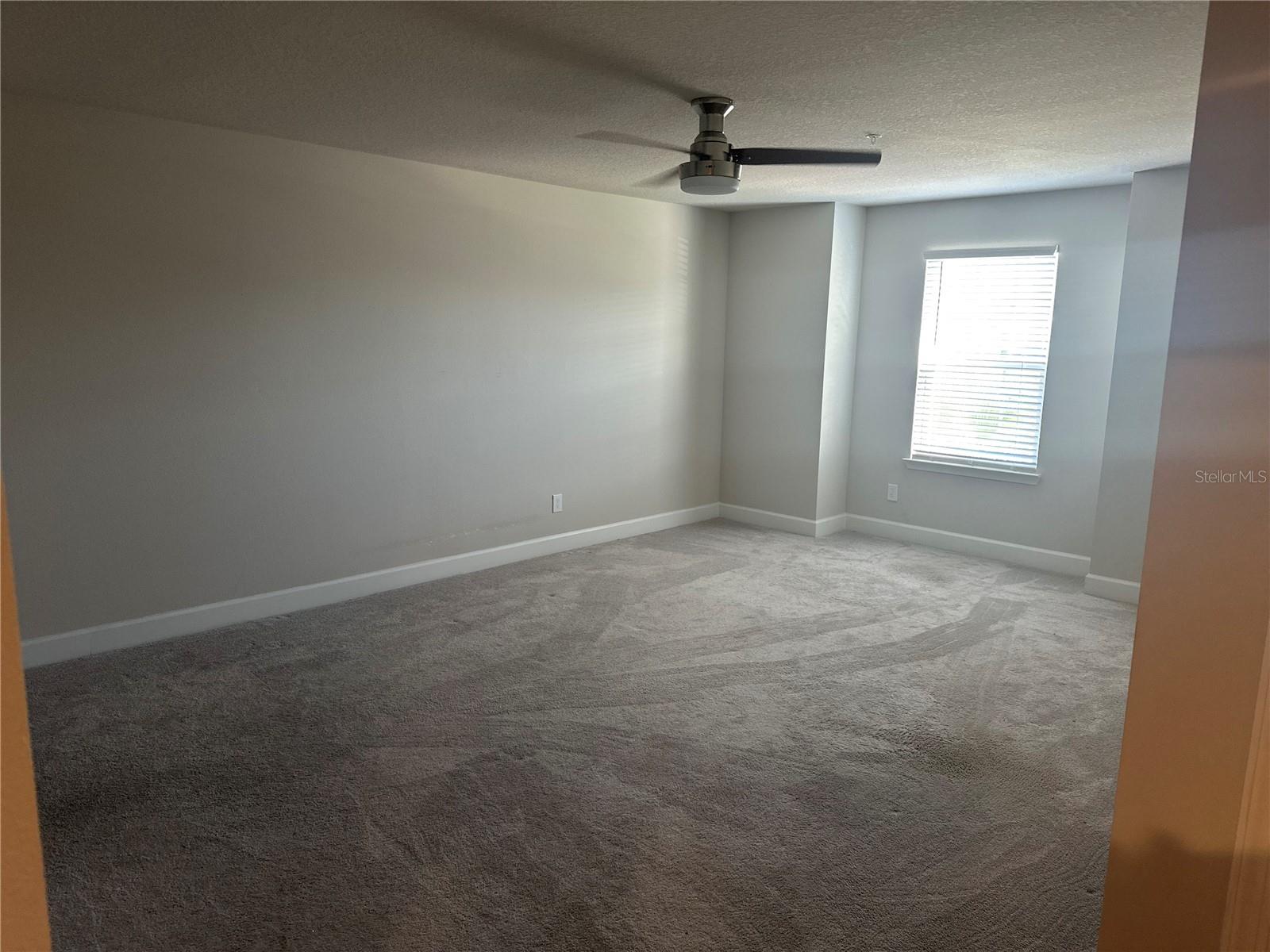 HOLDEN RDG TWNHMS - Residential Lease